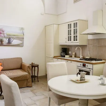 דירה Palazzo Candido Suites & - Sit לצ'ה